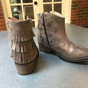 Kenneth cole girls fringe booties downtown bronze.
